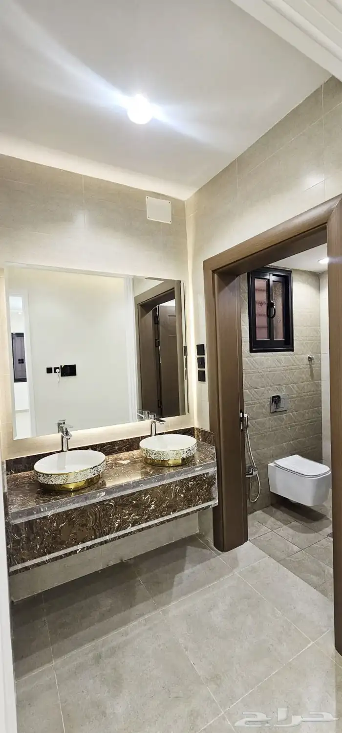 للبيع شقه 6 غرف مع سطح من 500 الف بالمحاله ابها 12