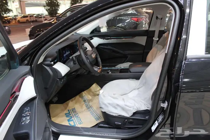 فورد تورس تيتانيوم فل كامل 2025 ابيض 2