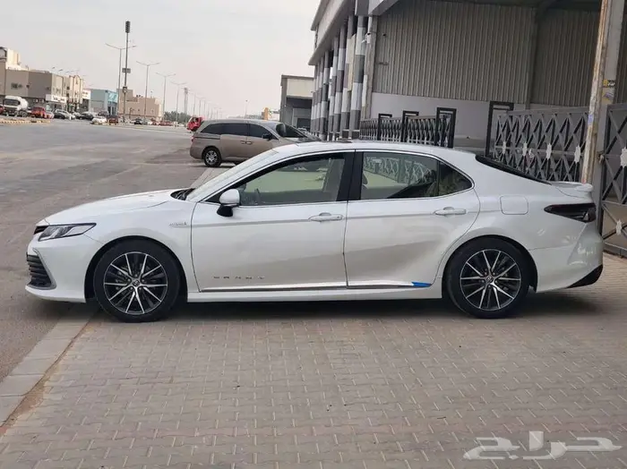 تويوتا كامري 2023 فل كامل هايبرد 5