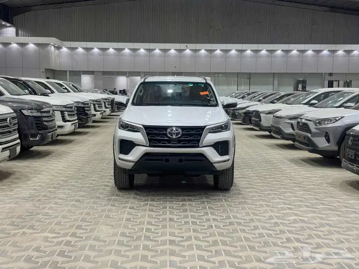 تويوتا فورتشنر دبل 4 سلندر ابيض بنزين 2026 اقل سعر 0