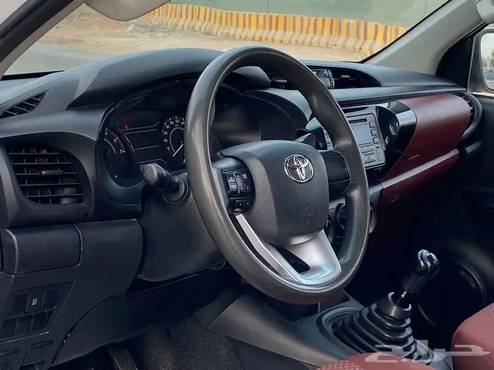 تويوتا هايلوكس سلق بنزين قير عادي 2020 7