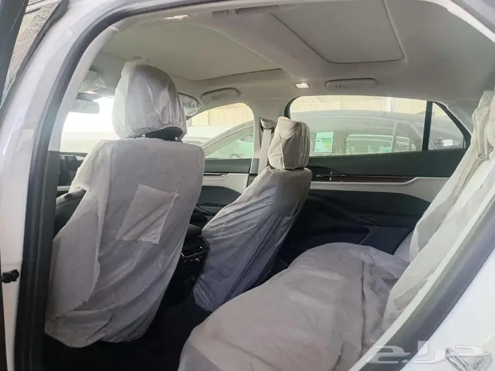 فورد تورس تيتانيوم 2026 لدى سفنز التجارية للسيارات 11