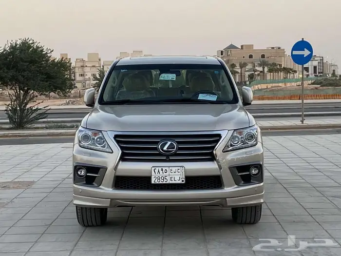 لكزس LX570فل كامل 2015 1