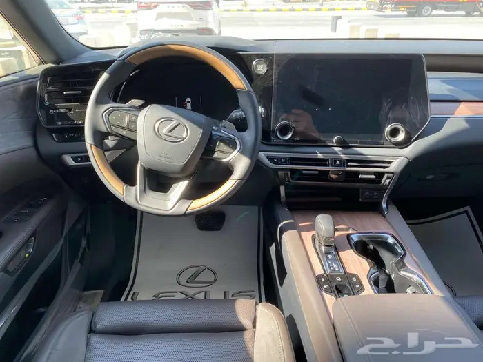 لكزس RX350 BB 2025 ابيض -اسود - تيتانيوم سعودي 22