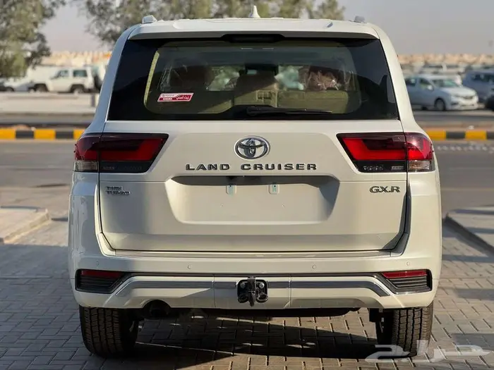 تويوتا لاندكروزر GXR3 بنزين 2025 9