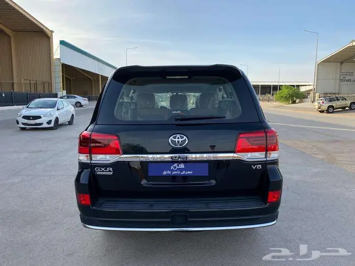 لاندكروزر GXR 2021 V8 تورنق فل كامل 6