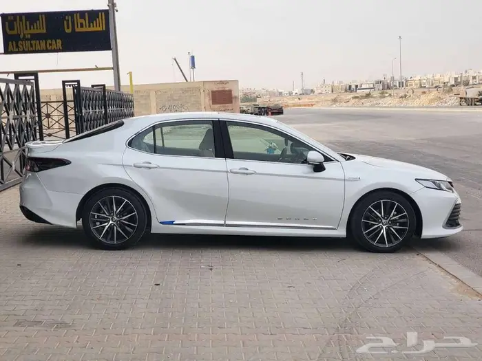 تويوتا كامري 2023 فل كامل هايبرد 3