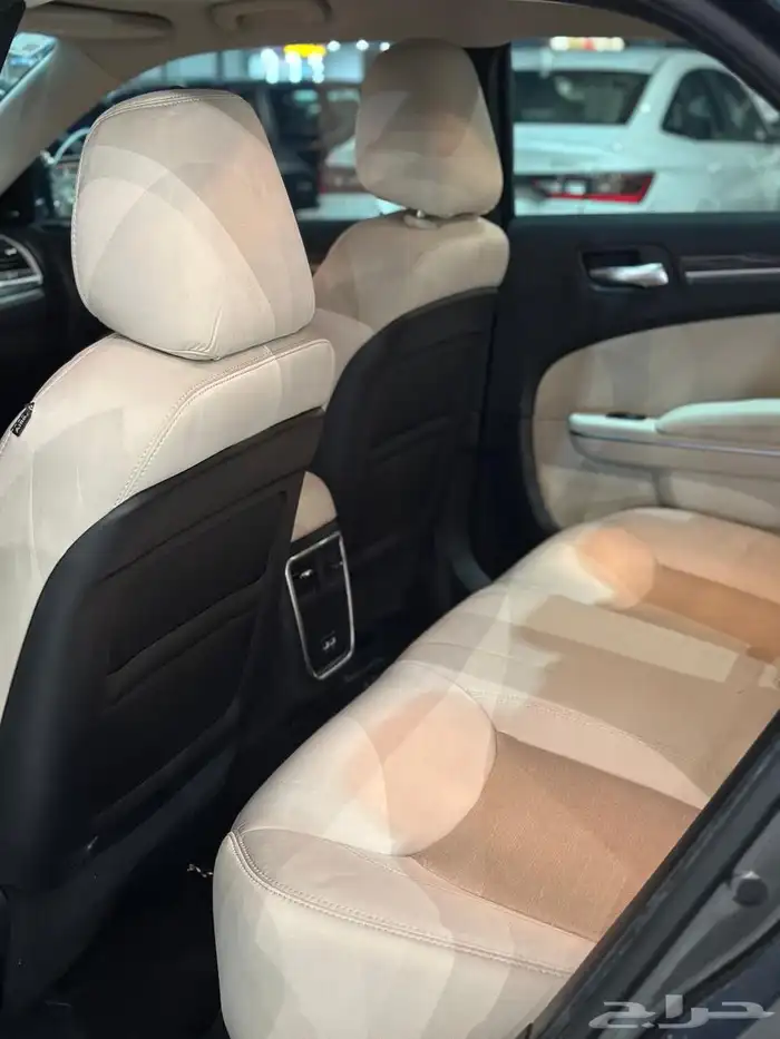 كرايسلر 2022 C300 ليمتد شبه جديد 6