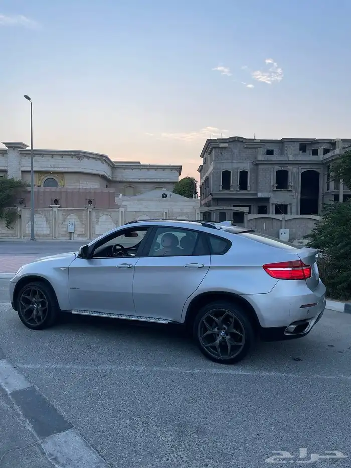 Bmw x6 للبيع نظيف مع لوحة مميزه رقمين 14