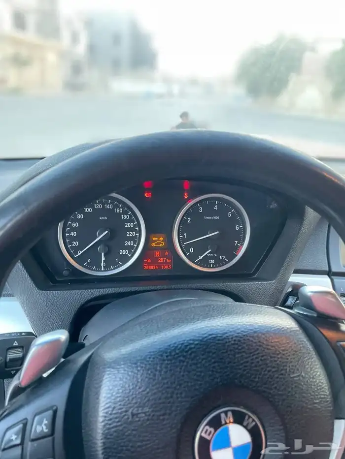Bmw x6 للبيع نظيف مع لوحة مميزه رقمين 17