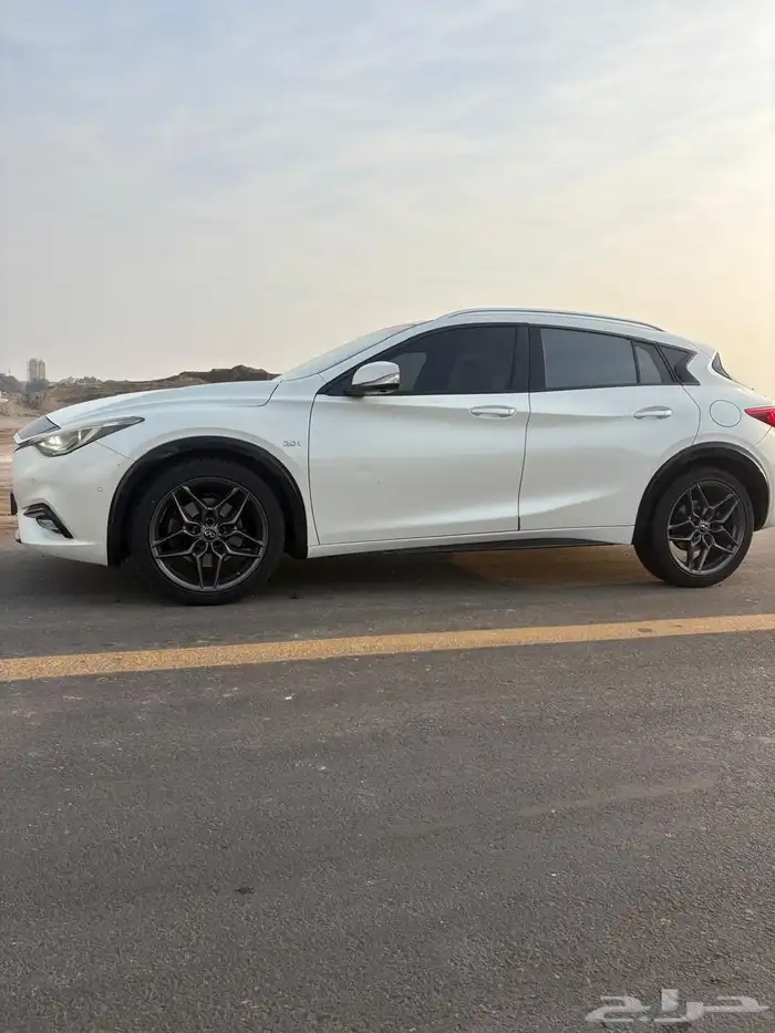 2017 Infinity QX30 - Full Option 3