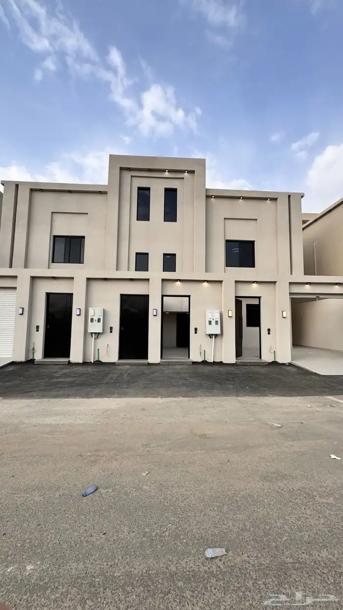 للبيع روف علوي بملحق احدرفيده 0