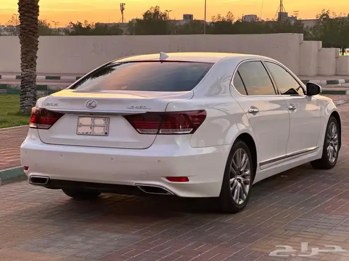 لكزس LS460L 2014 ممشا قليل نضييف وماله للمستخدم 12