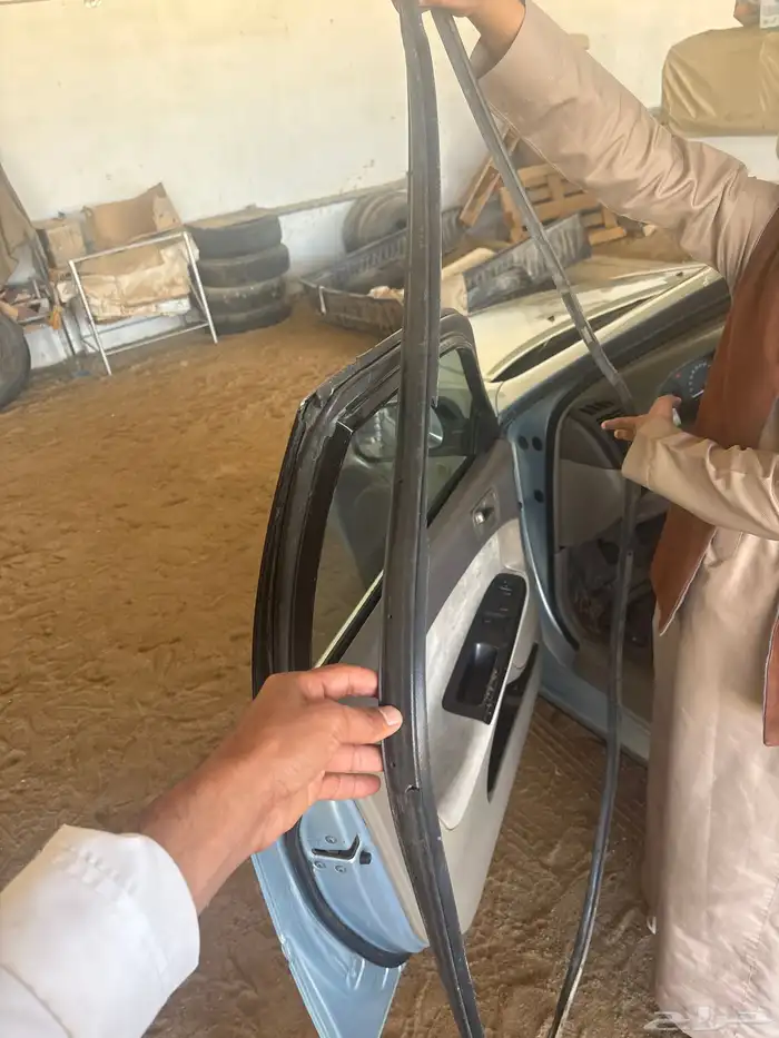 جلده باب يمين نظيفه كامري 2005 1