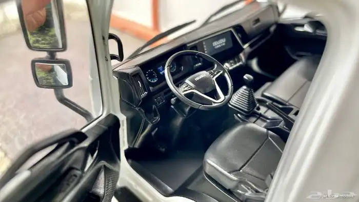 مجسم سيارة ديانا إيسوزو أصلي من الوكيل 5