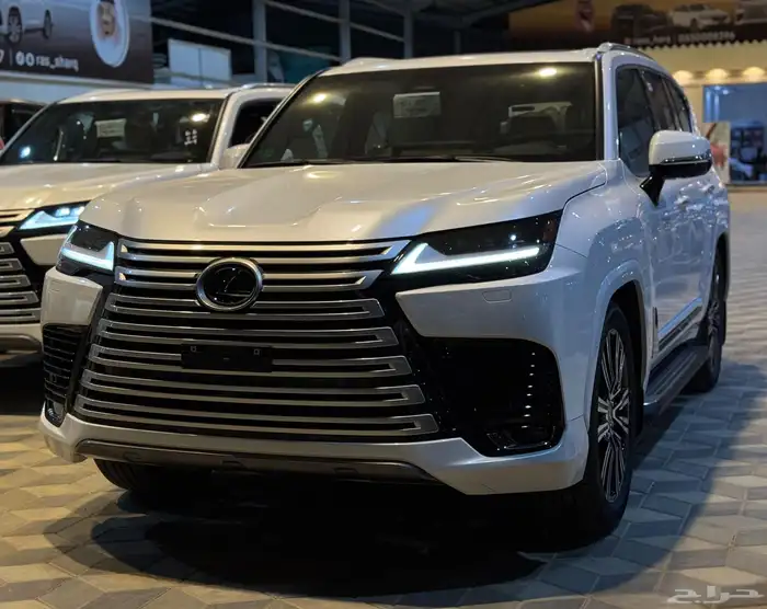 لكزس بي بي 2025 ابيض داخليه ابيض 1