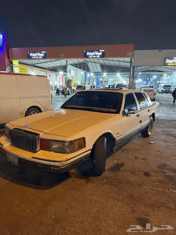 لينكون تاون كار 1991 1