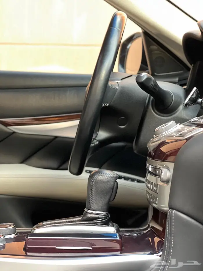 البيع انفينتي q70 موديل 2020 نظيف 15