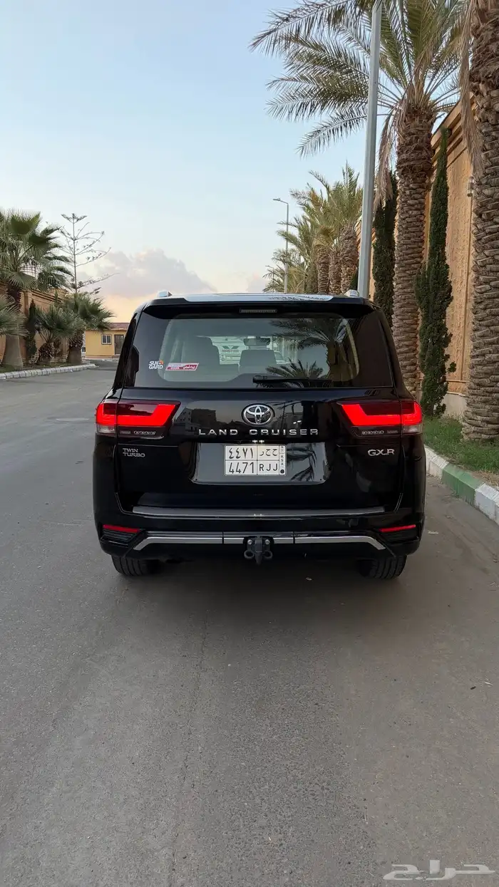 لاندكروزر 2023 فل كامل L3 4