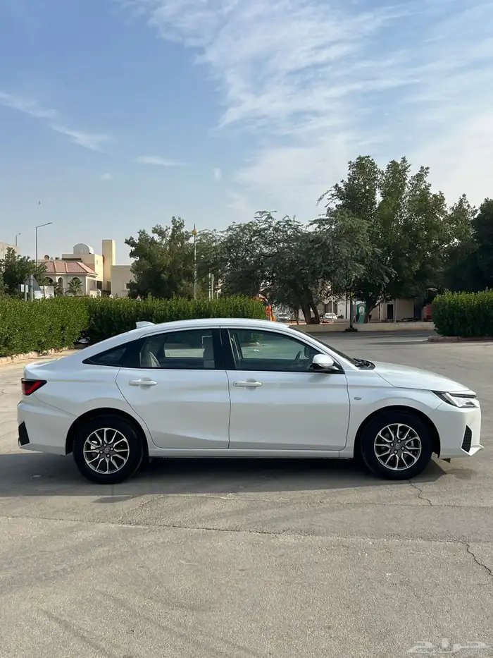 للبيع يارس 2023 اخت الجديدة 1