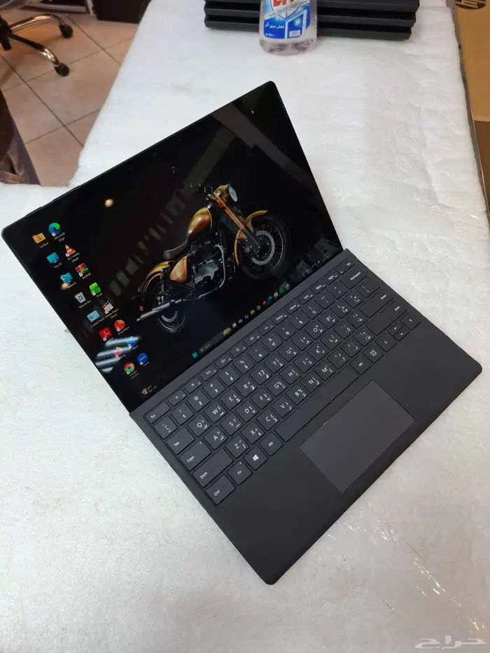 لابتوب سيرفس برو 7 ( 2 في 1 ) بحالة ممتازة 2