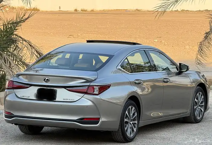 لكزس ES300h 2023 ممشى (52) الف 6