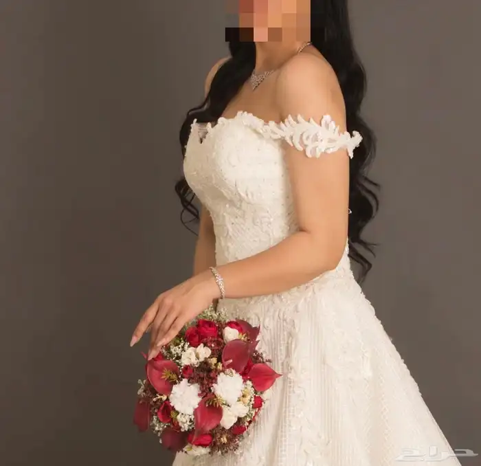 فستان زفاف فخم وراقي جدا 1