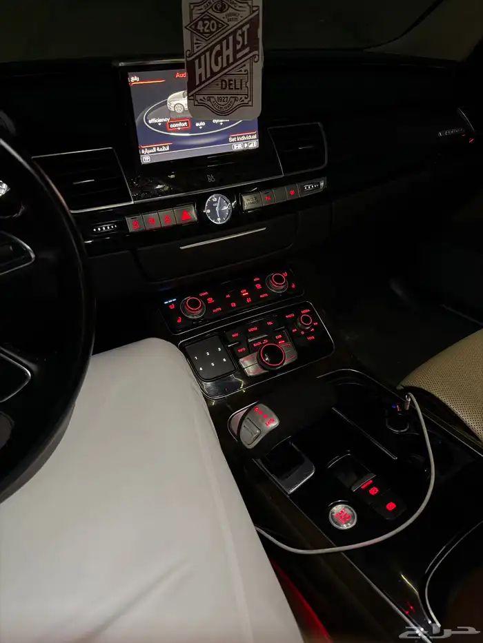 اودي اي 8 2015 23