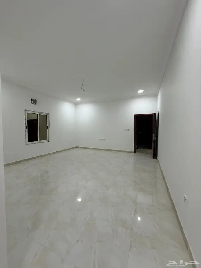 للايجار شقه بحي التحلية بالخبر 1