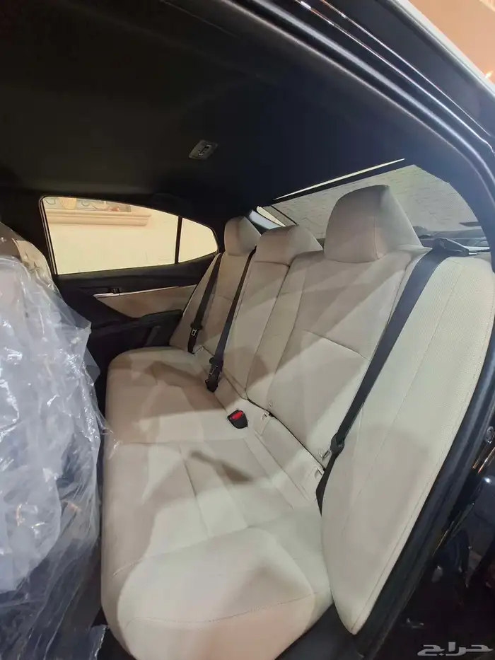 تويوتا كامري 2025 LE اصفار. 14