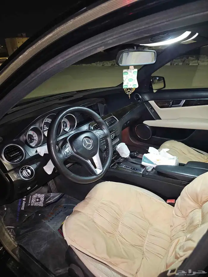 مرسيدس C200 2012 4