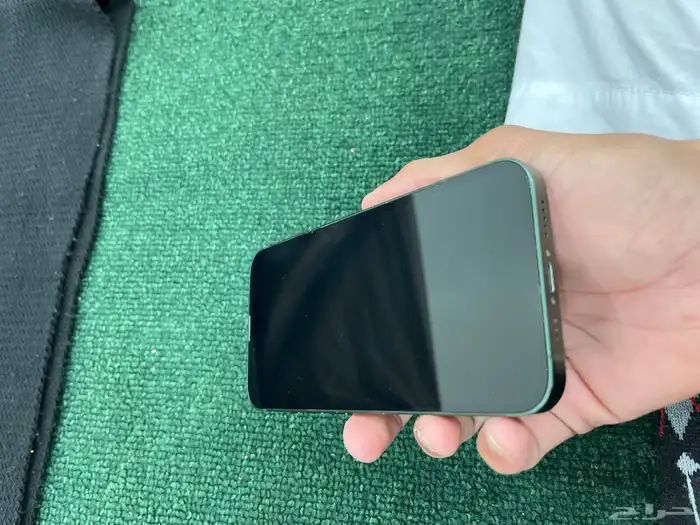 ايفون 13عادي نضيف 128قيقا اغراضه كامله كرتونه وشاحنه 2