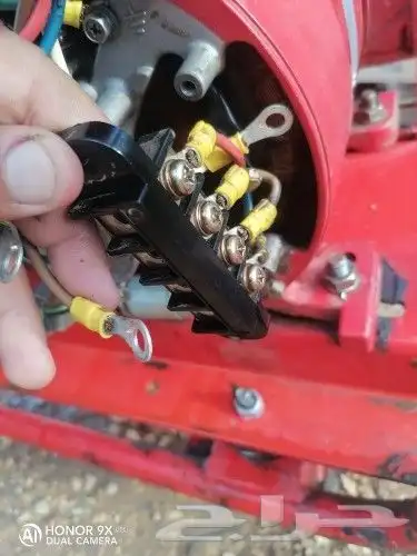 فني صيانة المولدات الكهربائيه وبرمجه الشاشات الالكترونيه 9