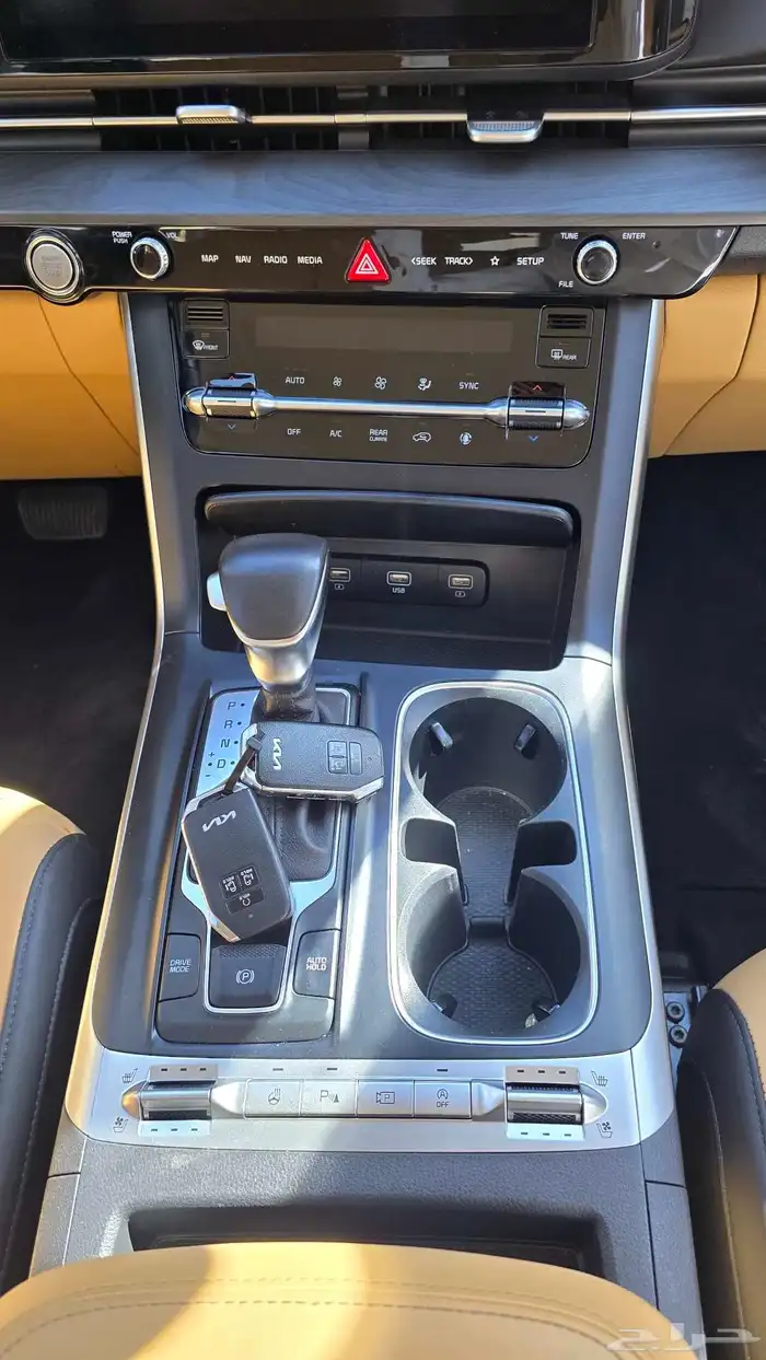 كيا كرنفال 2022 ديزل 9 راكب 14