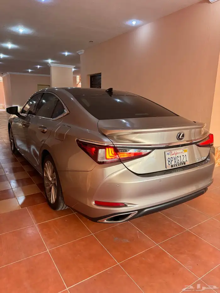 لكزس ES 350 2019 فل DD 12