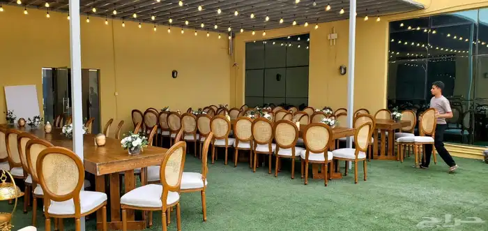 تاجير وتنسيق كراسي وطاولات طعام وكوش ومداخل استقبال وسماعات 3