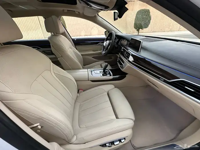 بي ام 740 ماشي 74 الف بدي وكاله تشييكات وكاله 23