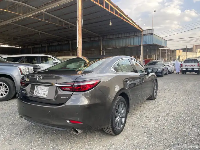 مازدا 6 سيدان 2023 نص فل نظيفه جدا 2