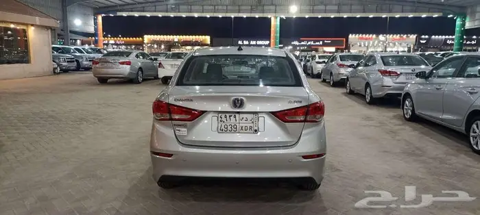 شانجان السفن نص فل لدى شركة الموتر العريق للسيارات 1