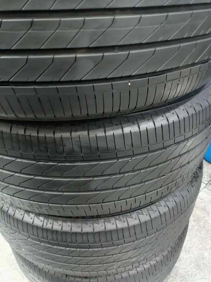 كفرات شبه جديد برجستون يباني 215 55 17 2