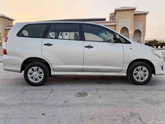 تويوتا انوفا مديل 2012 13