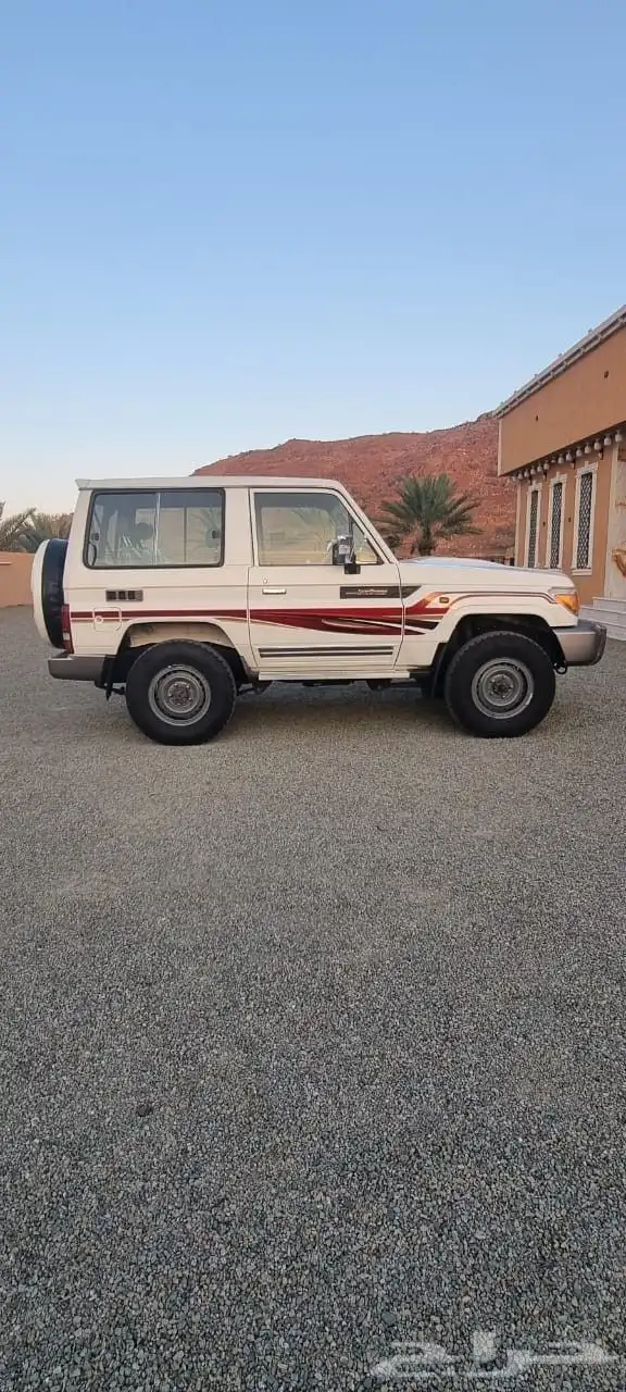 للبيع جيب ربع 2016 مخزن 7