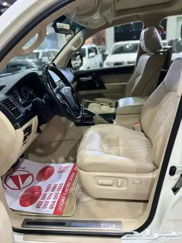 تويوتا لاندكروزر 2021 بريمي ماشي 108 الف قمة فالنظافة 10