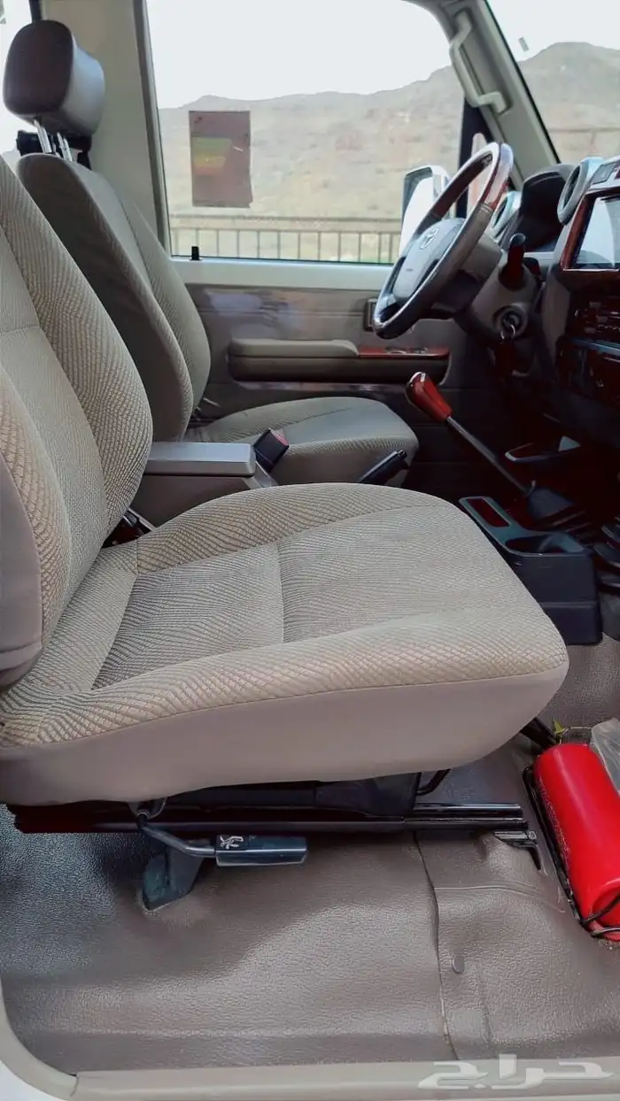 للبيع جيب ربع 2016 مخزن 16