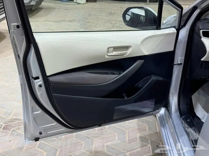 تويوتا كورولا 2.0 طيس فضي بنزين 2026 افضل العروض 15