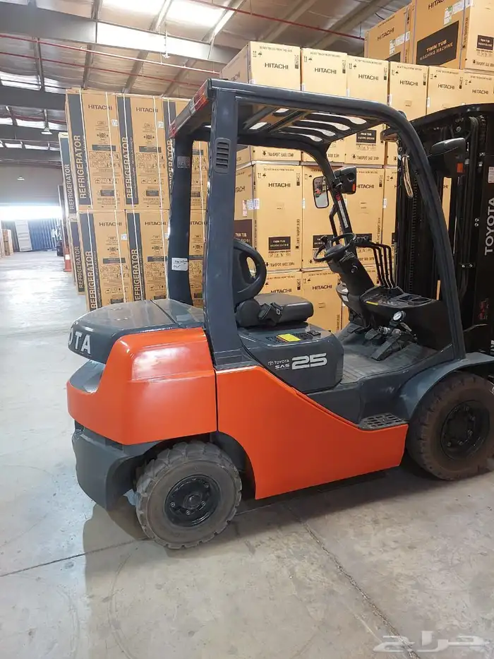 رافعات شوكيه للايجار الشهري وليومي علا حسب الطلب جوال 055847 3