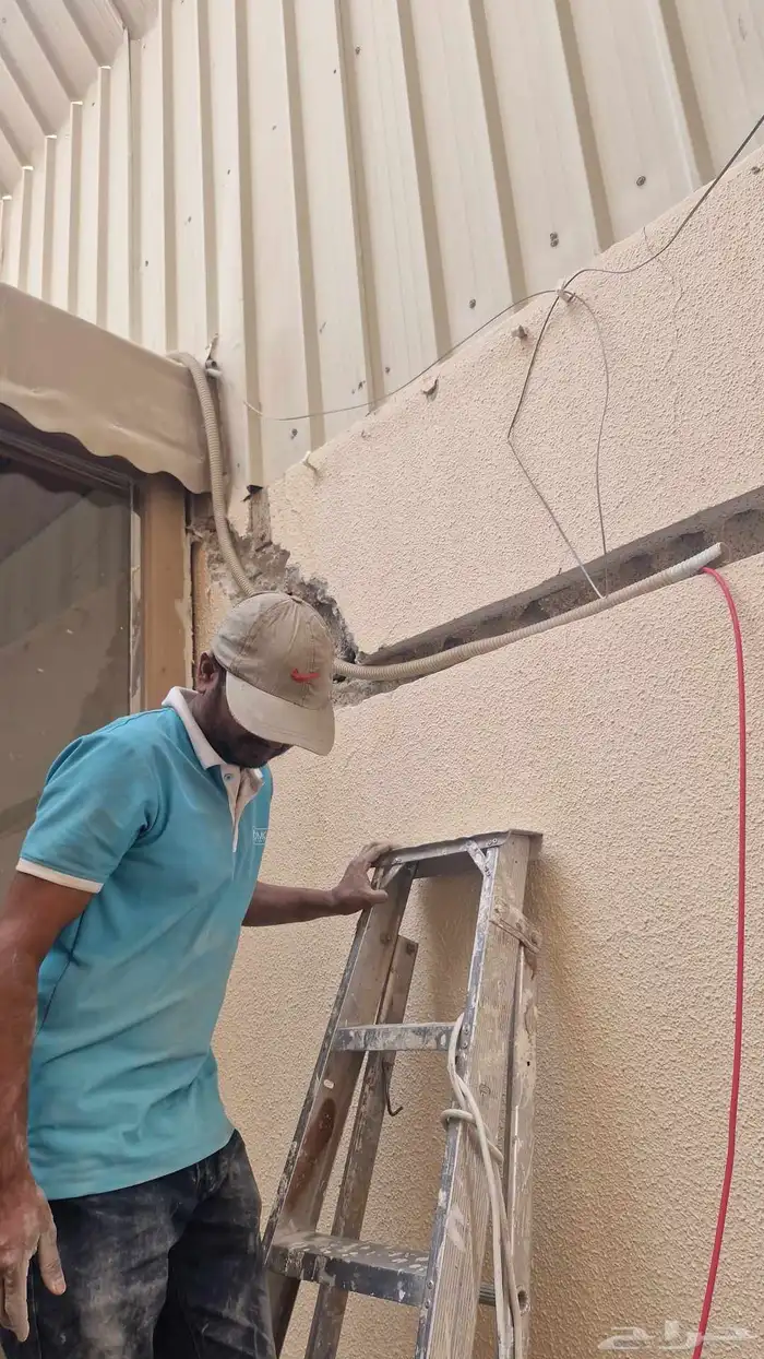 Technician for installing and maintaining networks 1