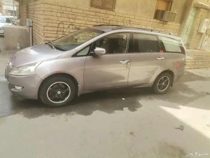 ميتسوبيشي جرانديز 10