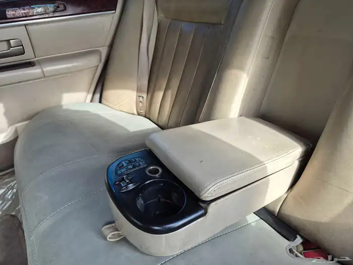 لنكولن تاون كار لارج 18