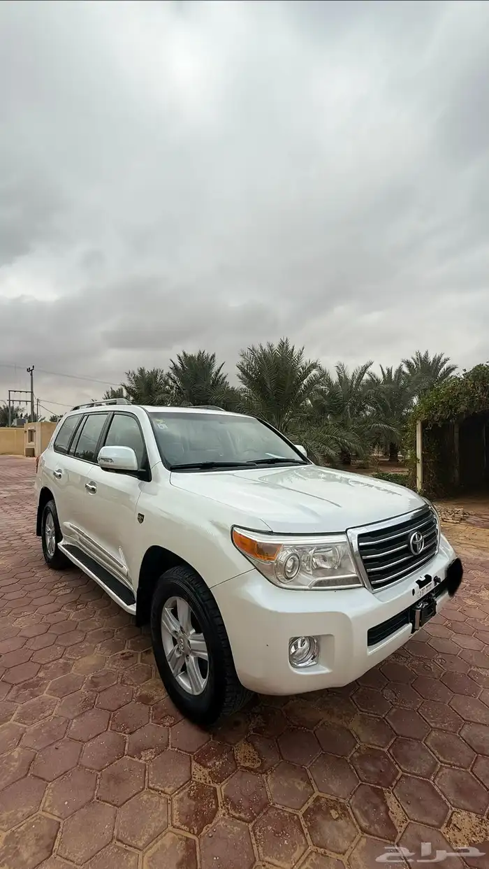 لاندكروزر ستين عام 8 سلندر GXR سعودي عبداللطيف جميل فل كامل 4